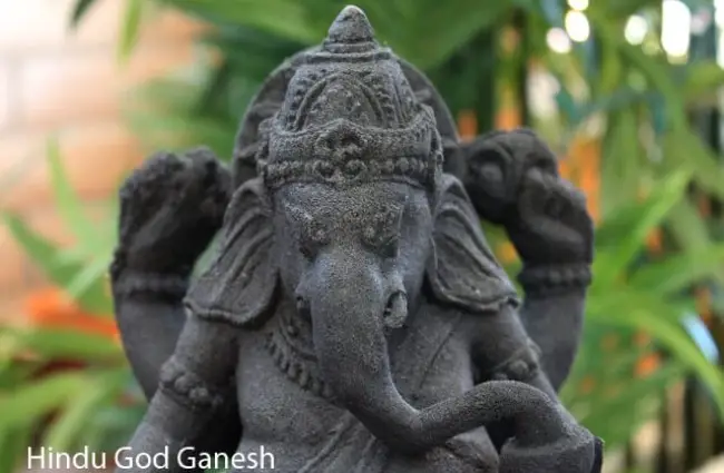 Статуя индийского слона