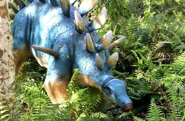 Stegosaurus replica at Dinosaur World in Plant City, Florida Image by: Richard Elzey https://creativecommons.org/licenses/by-sa/2.0/